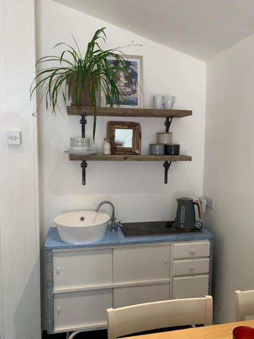 Appartamento The Garage Getaway Glastonbury Esterno foto